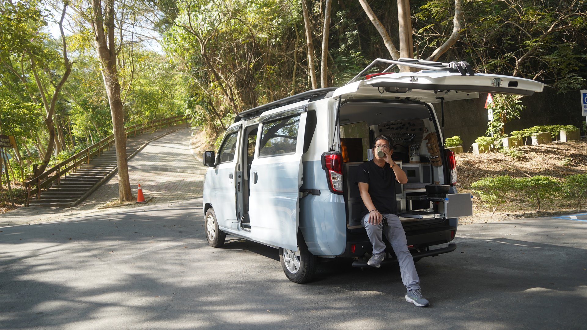 不確定你的車適不適合開始車宿？加入躲貓 LINE 真人服務諮詢