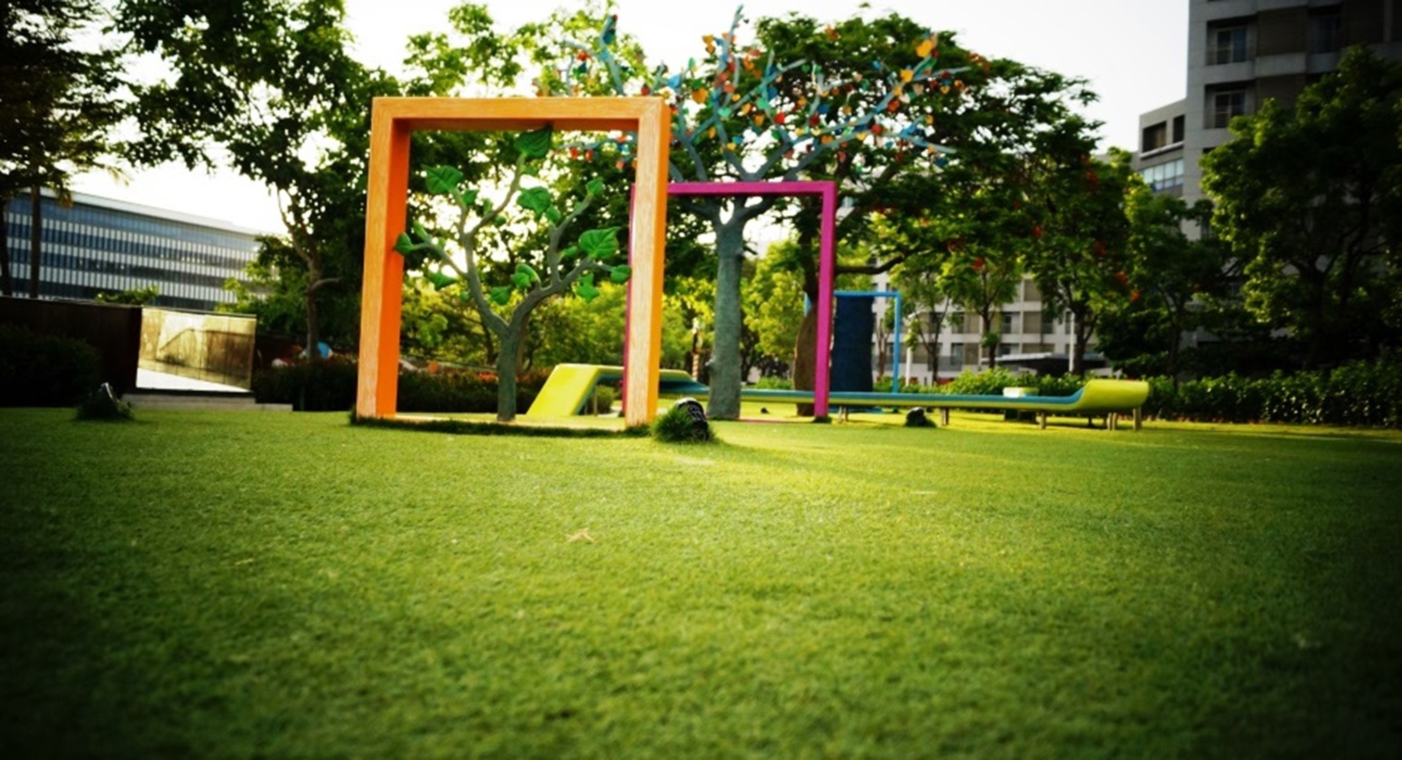 公園內充滿童趣的裝置藝術景觀-2