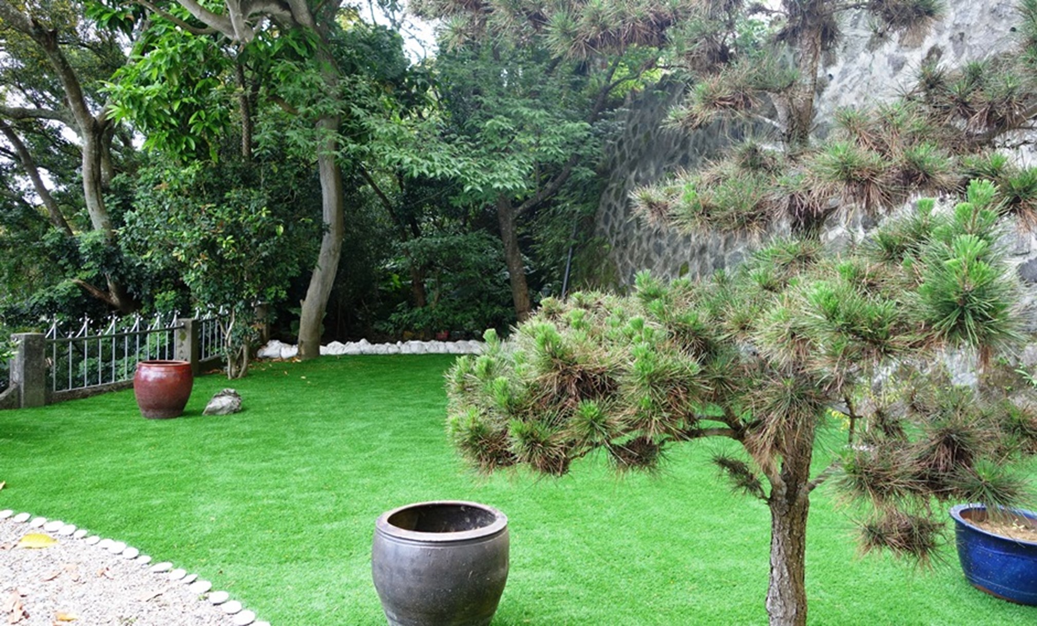 淡水小坪頂別墅區仿真草皮完工全景