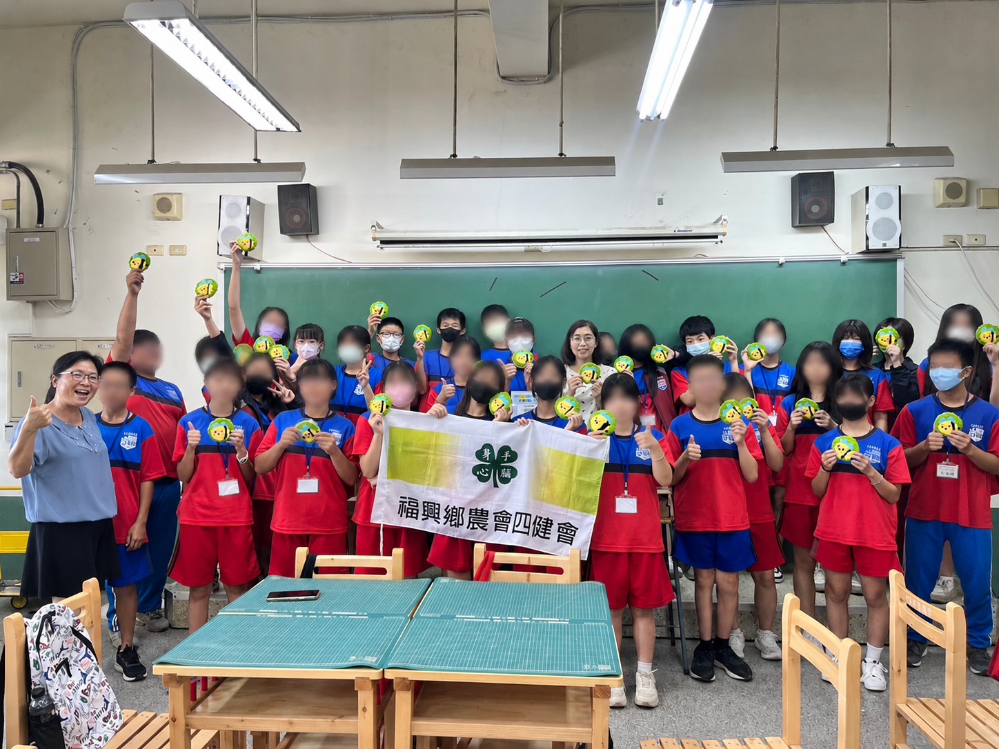 學校暑期戳繡活動