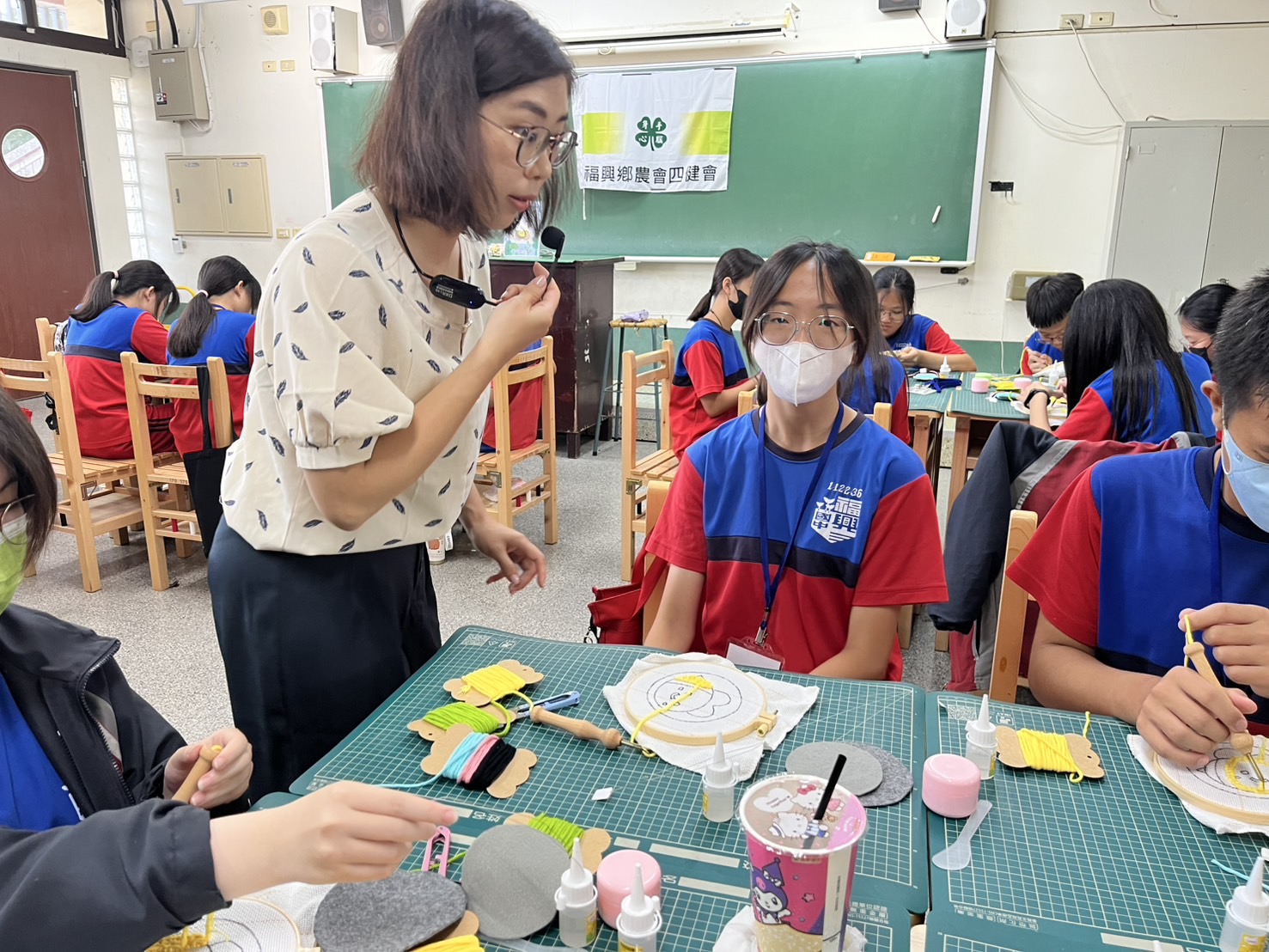 學校暑期戳繡活動